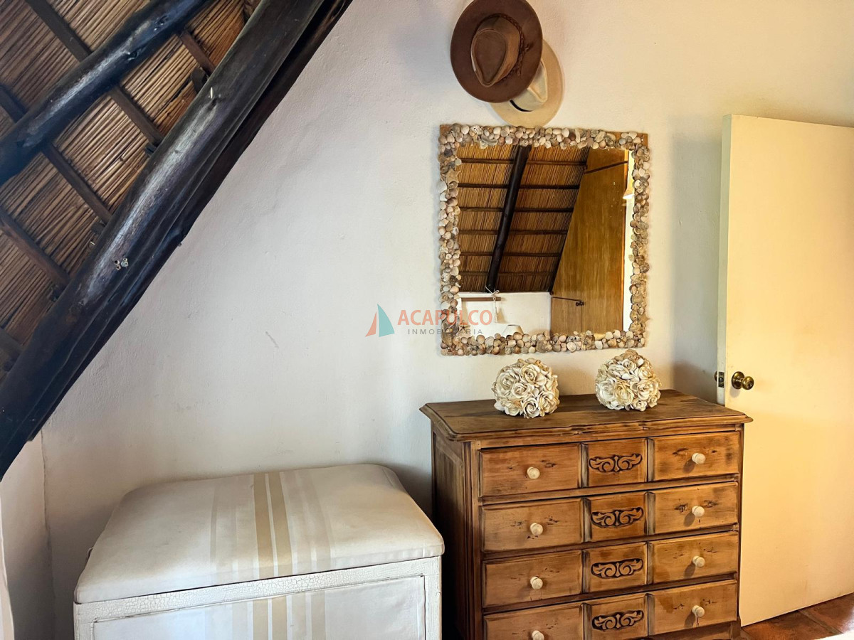 Casa Ref.4722 - HERMOSO CHALET EN PINARES DE 4 DORMITORIOS CON PISCINA