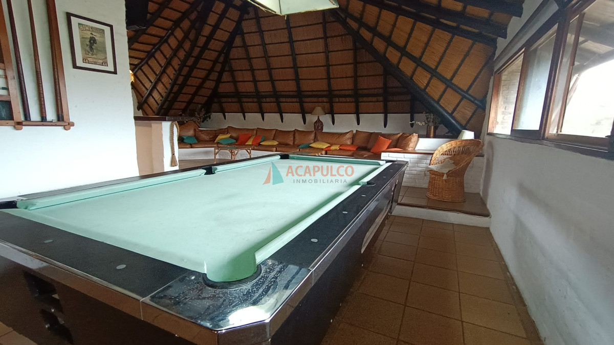 Apartamento ID.4488 - Venta de gran casa, 5 dormtiorios, piscina, barbacoa y playroom