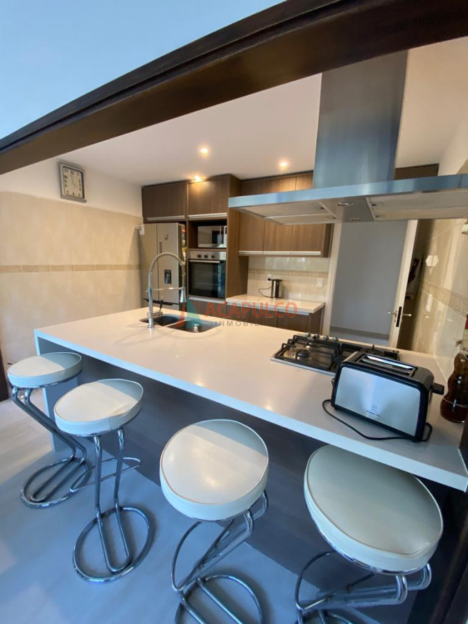 Casa Ref.2543/EXCELENTE-ZONA-MANSA,-A-300-MTS-DEL-MAR. - EXCELENTE ZONA MANSA, A 300 MTS DEL MAR.