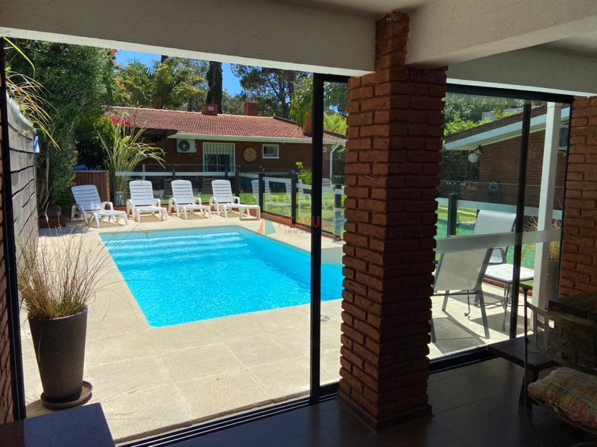 Casa Ref.2543/EXCELENTE-ZONA-MANSA,-A-300-MTS-DEL-MAR. - EXCELENTE ZONA MANSA, A 300 MTS DEL MAR.