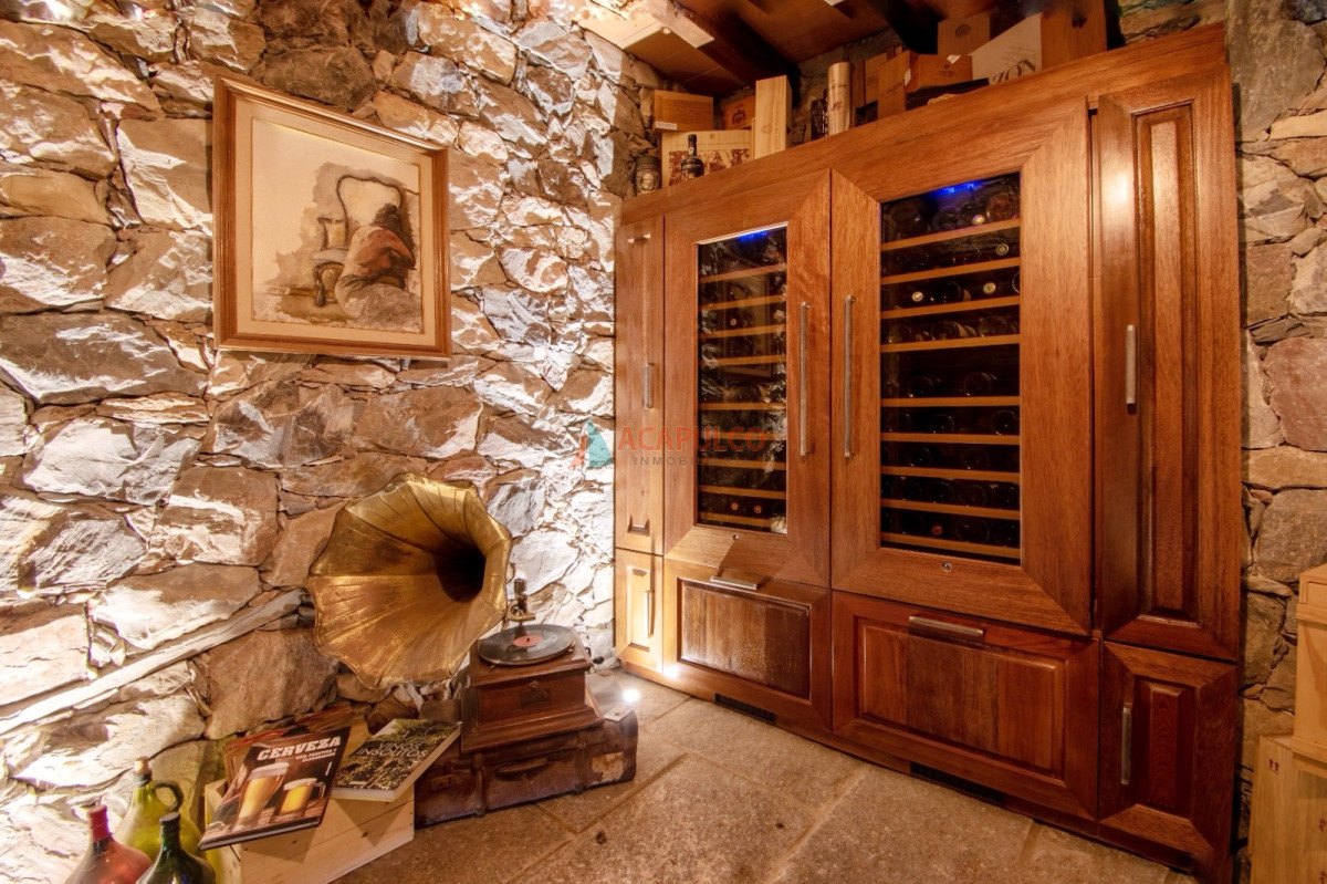 Casa ID.5190 - Venta Casa 4 dormitorios Barrio Privado