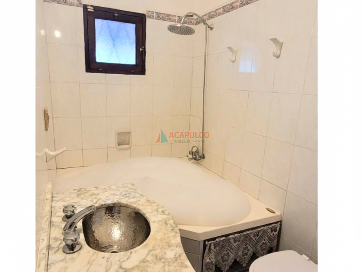 Casa Ref.6308/Casa-con-piscina-y-jacuzzi-a-1-cuadra-de-la-playa-Parada-25-de-la-Mansa - Casa con piscina y jacuzzi a 1 cuadra de la playa Parada 25 de la Mansa