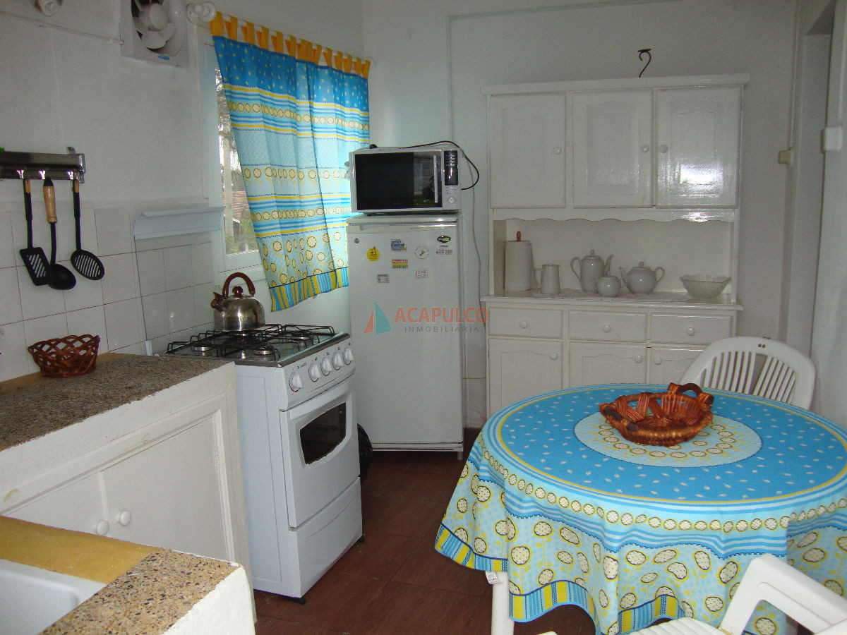 Casa Ref.2195 - Casa en La Barra, 2 dormitorios *