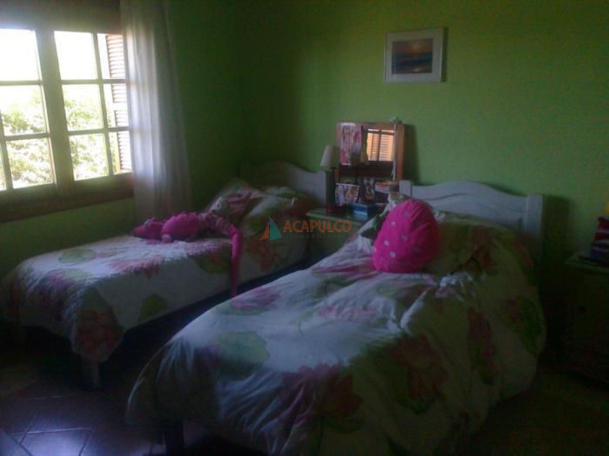 Casa ID.2223 - Casa en Pinares, 4 dormitorios *