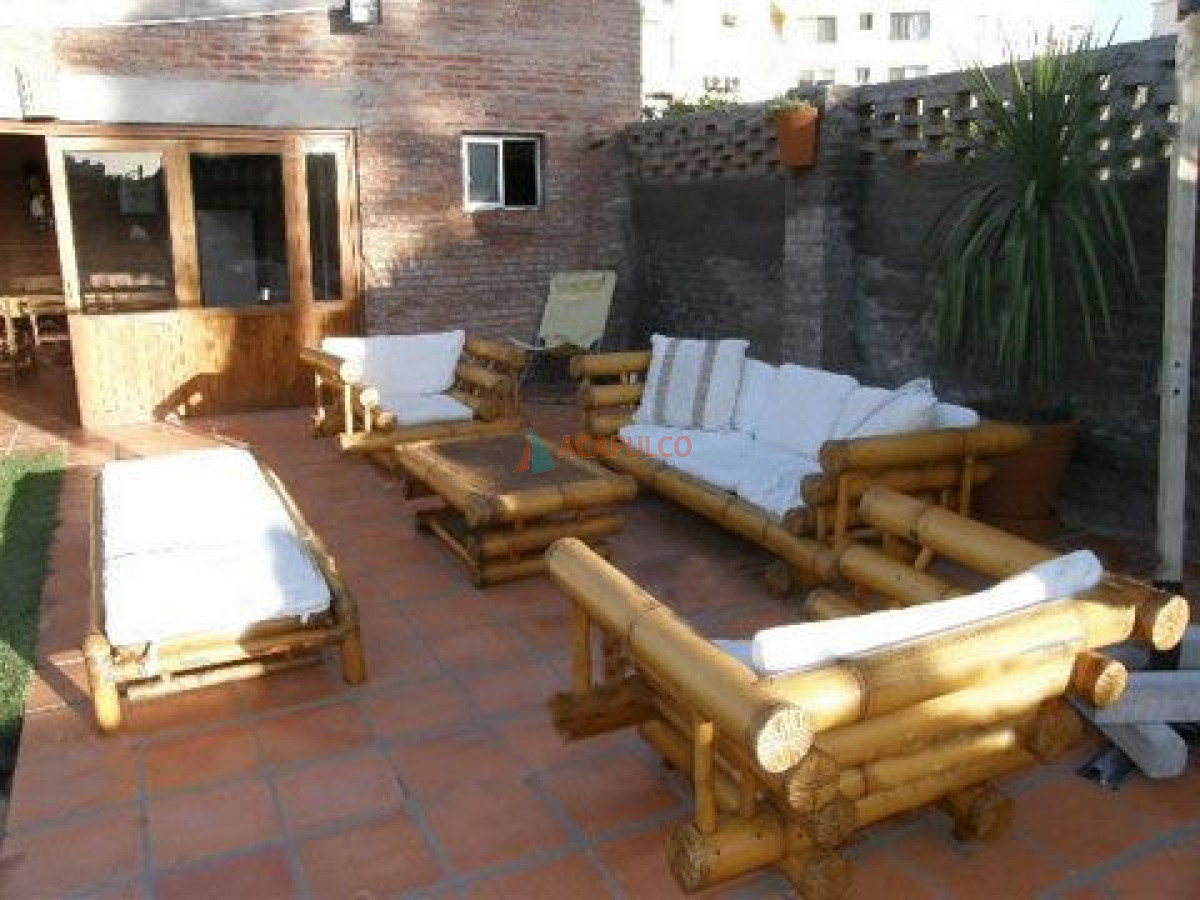 Casa Ref.2270 - Casa en Pinares 3 Dormitorios + Dependencia - Piscina - Punta del Este