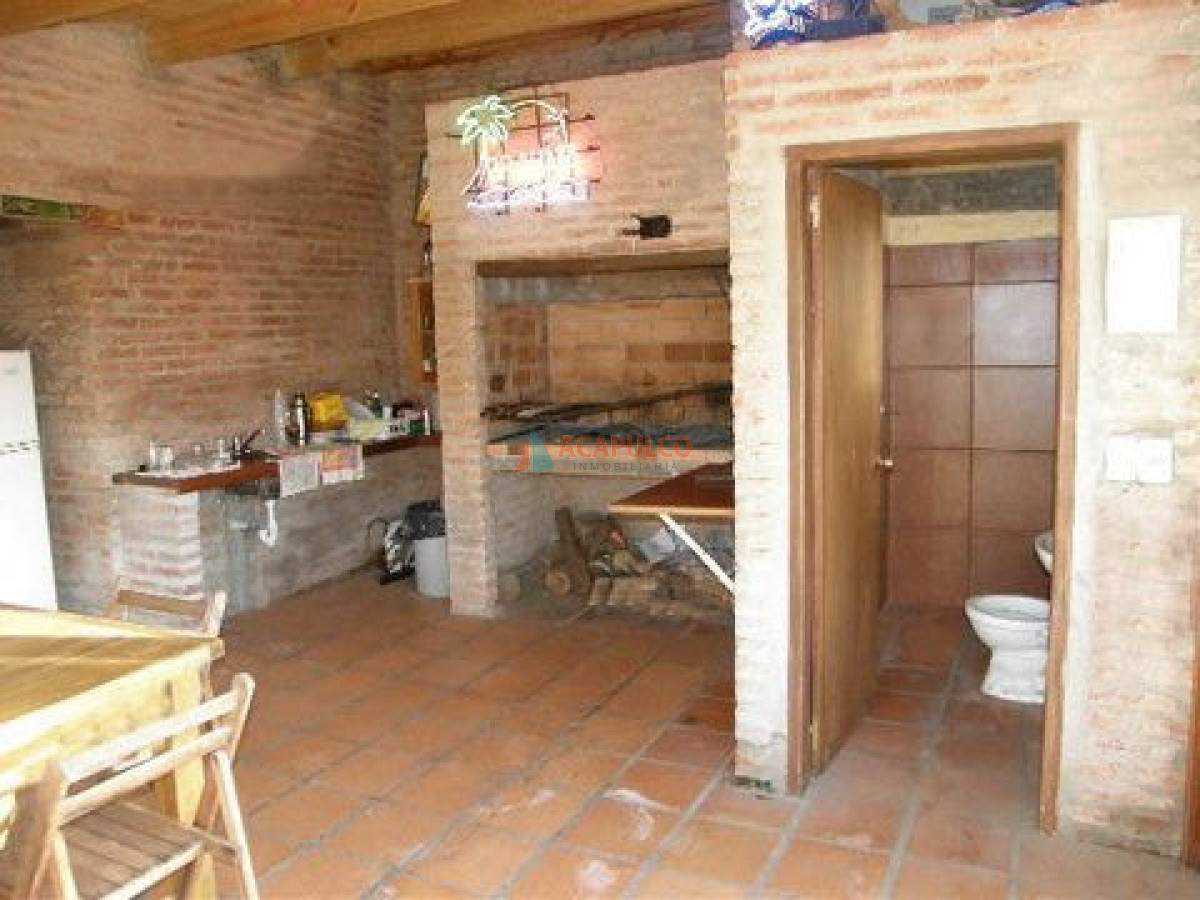Casa Ref.2270 - Casa en Pinares 3 Dormitorios + Dependencia - Piscina - Punta del Este