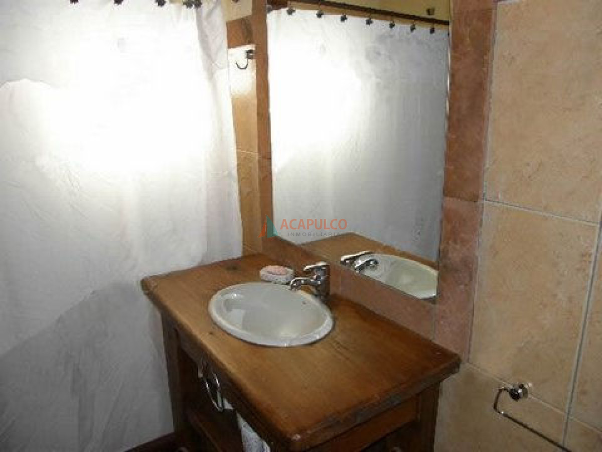 Casa Ref.2270 - Casa en Pinares 3 Dormitorios + Dependencia - Piscina - Punta del Este