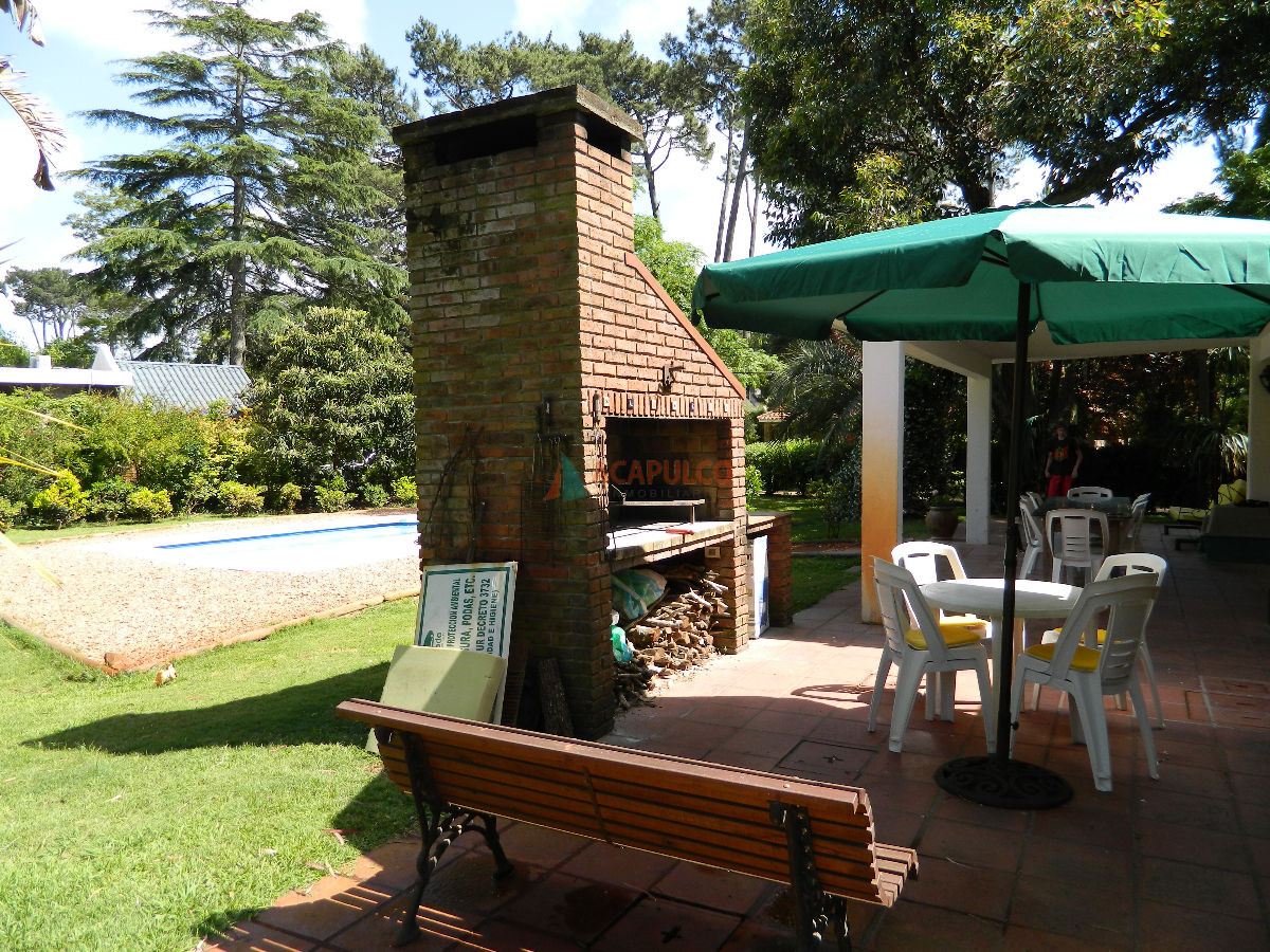 Casa Ref.2414/Casa-con-2500-m.-de-jardin,-piscina,-parrillero,-cancha-de-padle - Casa con 2500 m. de jardin, piscina, parrillero, cancha de padle
