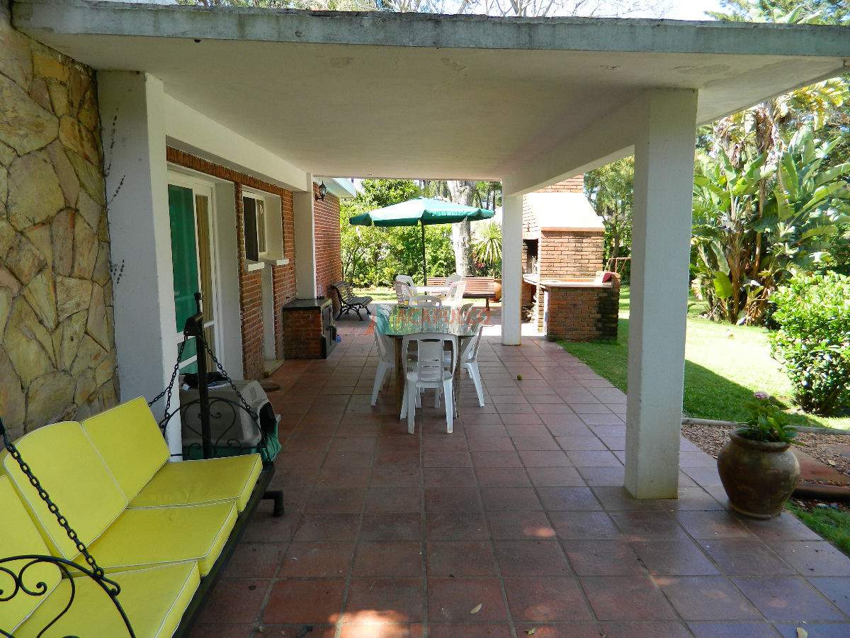 Casa Ref.2414/Casa-con-2500-m.-de-jardin,-piscina,-parrillero,-cancha-de-padle - Casa con 2500 m. de jardin, piscina, parrillero, cancha de padle