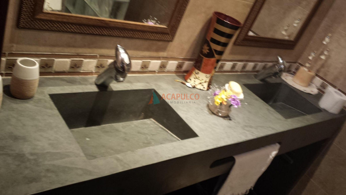 Apartamento ID.2512 - Casa a la venta. Mansa  de 6 dormitorios