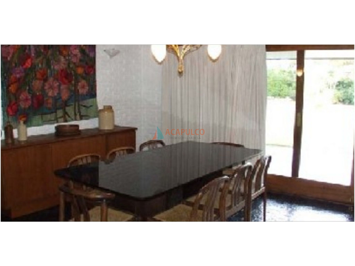 Apartamento ID.2623 - MUY BUENA CASA ZONA MANSA 3500 M2 DE PARQUE