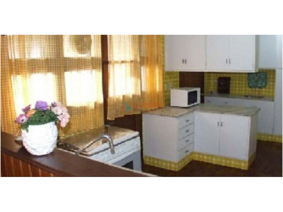 Apartamento ID.2623 - MUY BUENA CASA ZONA MANSA 3500 M2 DE PARQUE