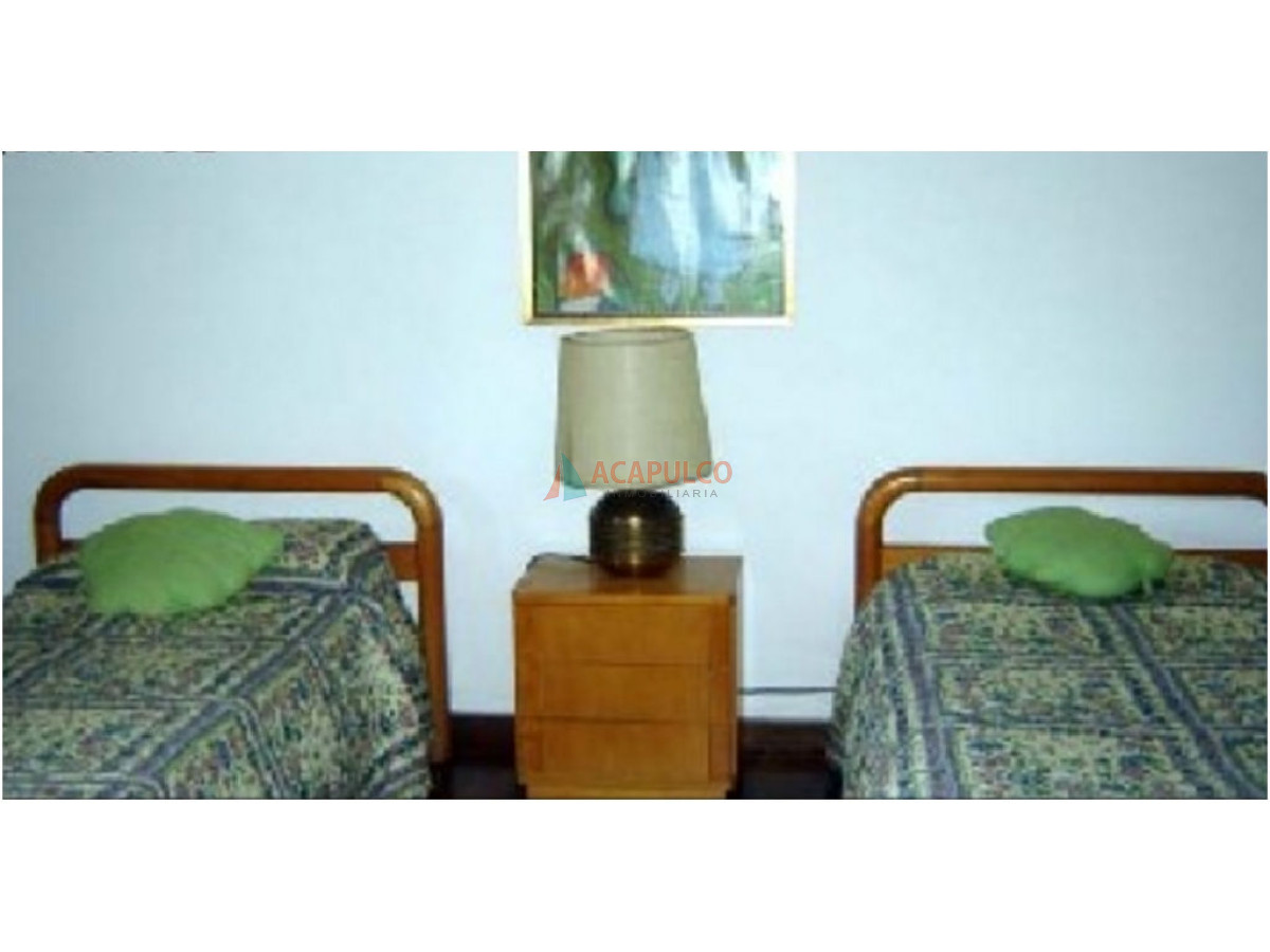 Apartamento ID.2623 - MUY BUENA CASA ZONA MANSA 3500 M2 DE PARQUE