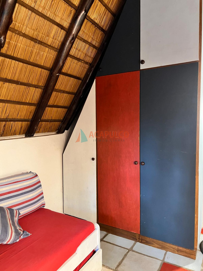 Casa Ref.4722 - HERMOSO CHALET EN PINARES DE 4 DORMITORIOS CON PISCINA