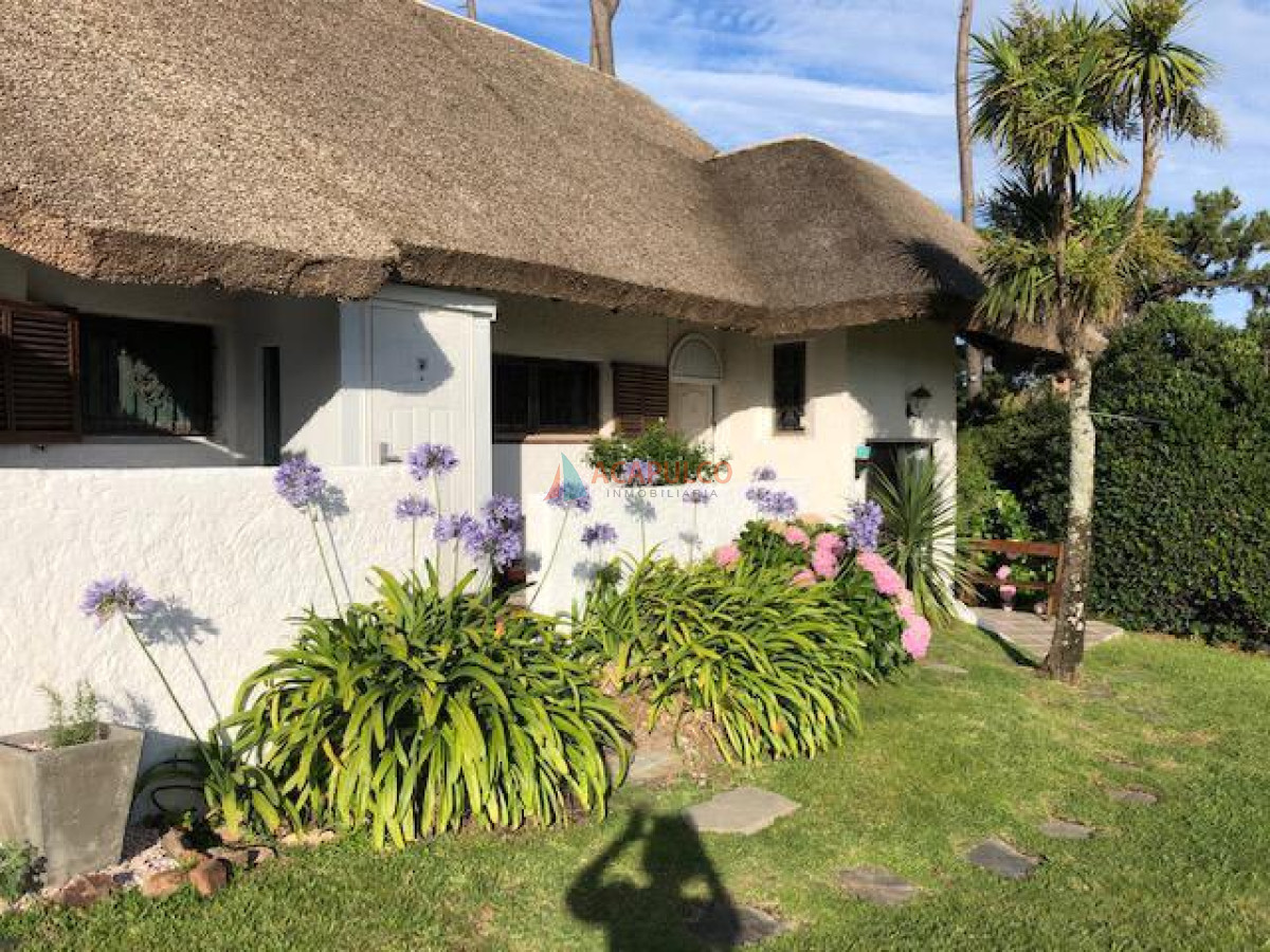 Casa ID.2044 - Casa en Mansa, 6 dormitorios  - piscina climatizada