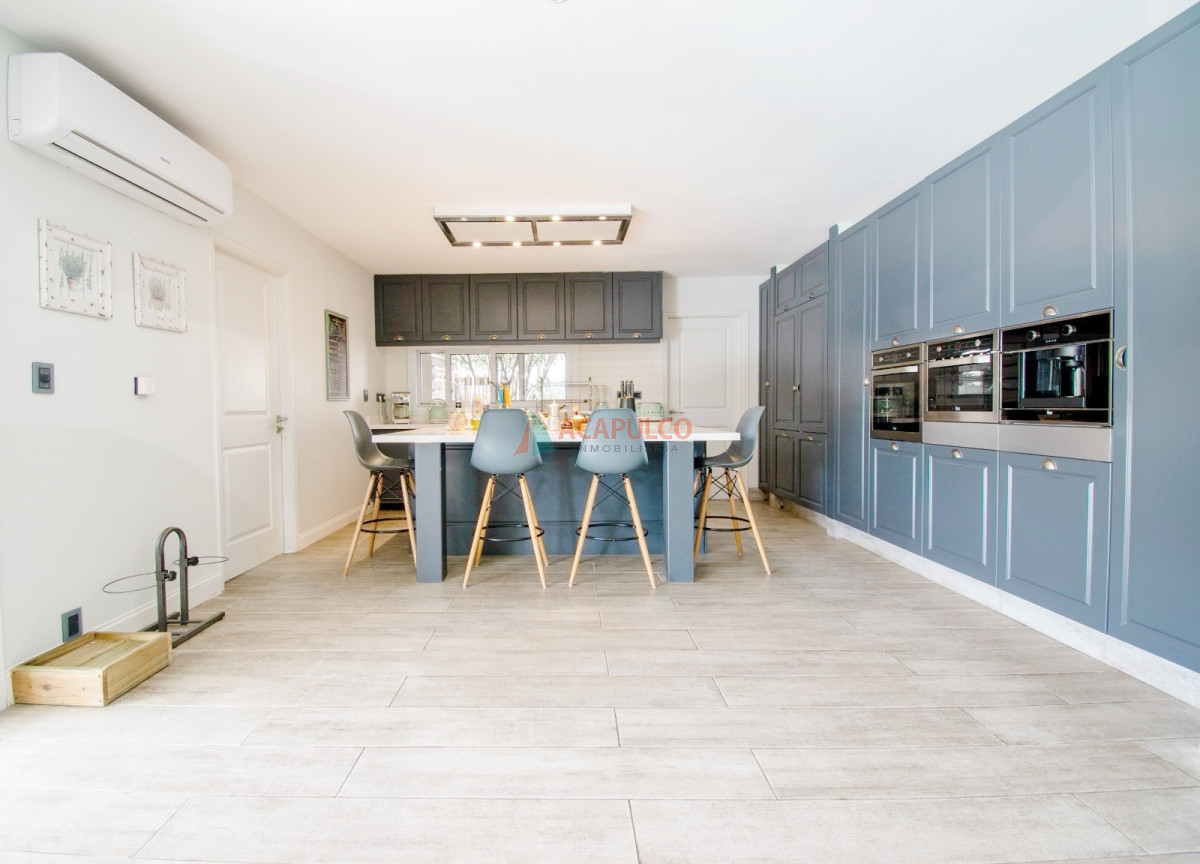 Casa ID.5190 - Venta Casa 4 dormitorios Barrio Privado