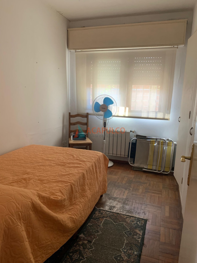 Casa Ref.4630 - Casa en Venta 4 Dormitorios, 3 baños, fondo con Piscina y Parrillero.