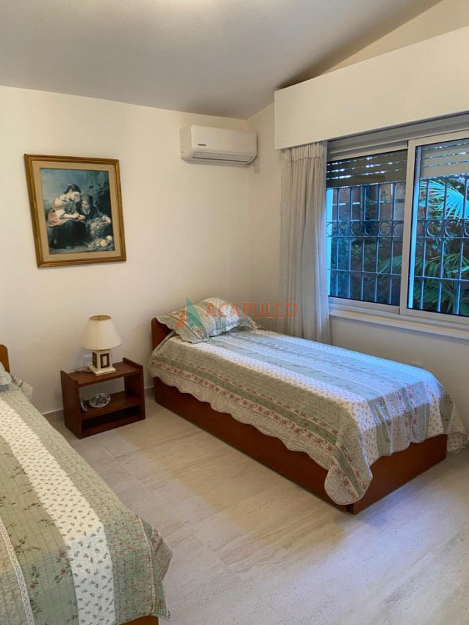 Casa Ref.2543/EXCELENTE-ZONA-MANSA,-A-300-MTS-DEL-MAR. - EXCELENTE ZONA MANSA, A 300 MTS DEL MAR.