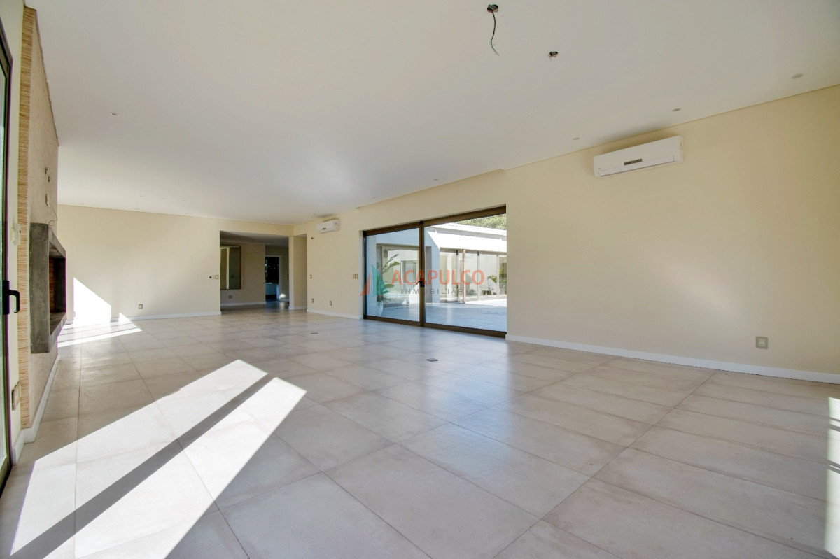 Casa ID.6184 - Venta Casa Barrio Privado  4 dormitorios, barbacoa cerrada, piscina climatizada, jacuzzi, sauna y gimnasio