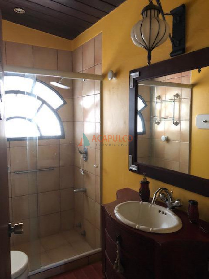 Casa ID.2044 - Casa en Mansa, 6 dormitorios  - piscina climatizada