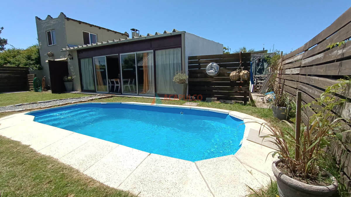 Casa Ref.2443 - Casa en Balneario Buenos Aires, 4 dormitorios 
