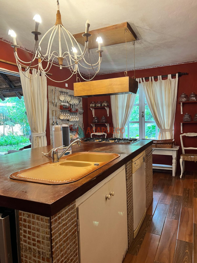 Casa Ref.4722 - HERMOSO CHALET EN PINARES DE 4 DORMITORIOS CON PISCINA