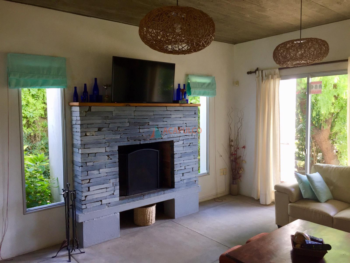 Casa Ref.2749/ALQUILER-EXCELENTE-PROPIEDAD-LA-BARRA-3-dormitorios-Aire-acondicionado-alarma- - ALQUILER EXCELENTE PROPIEDAD LA BARRA 3 dormitorios Aire acondicionado alarma 
