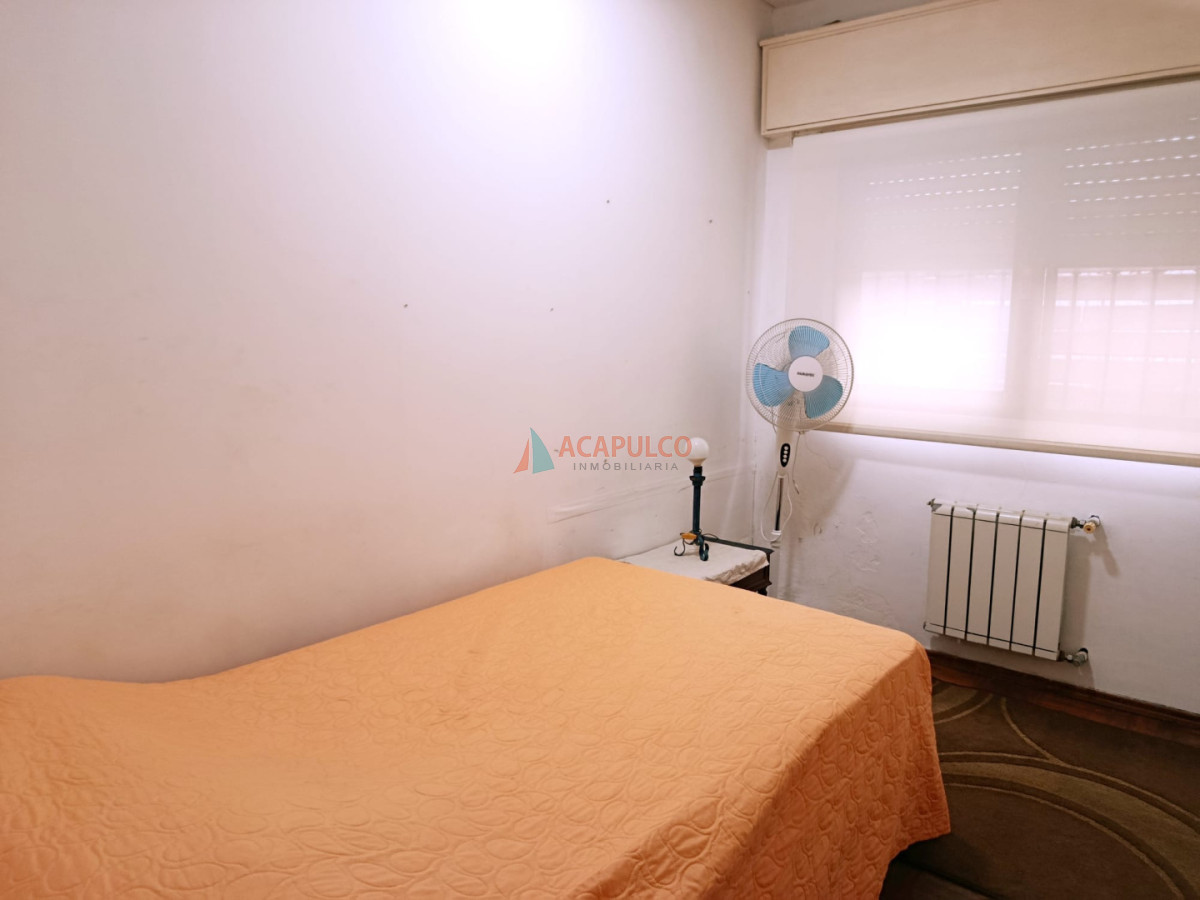 Casa ID.4630 - Casa en Venta 4 Dormitorios, 3 baños, fondo con Piscina y Parrillero.