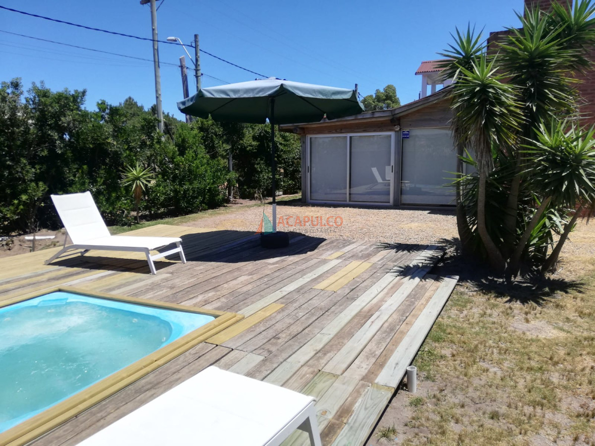 Casa Ref.2434/Casa-en-Balneario-Buenos-Aires,-4-dormitorios-* - Casa en Balneario Buenos Aires, 4 dormitorios *