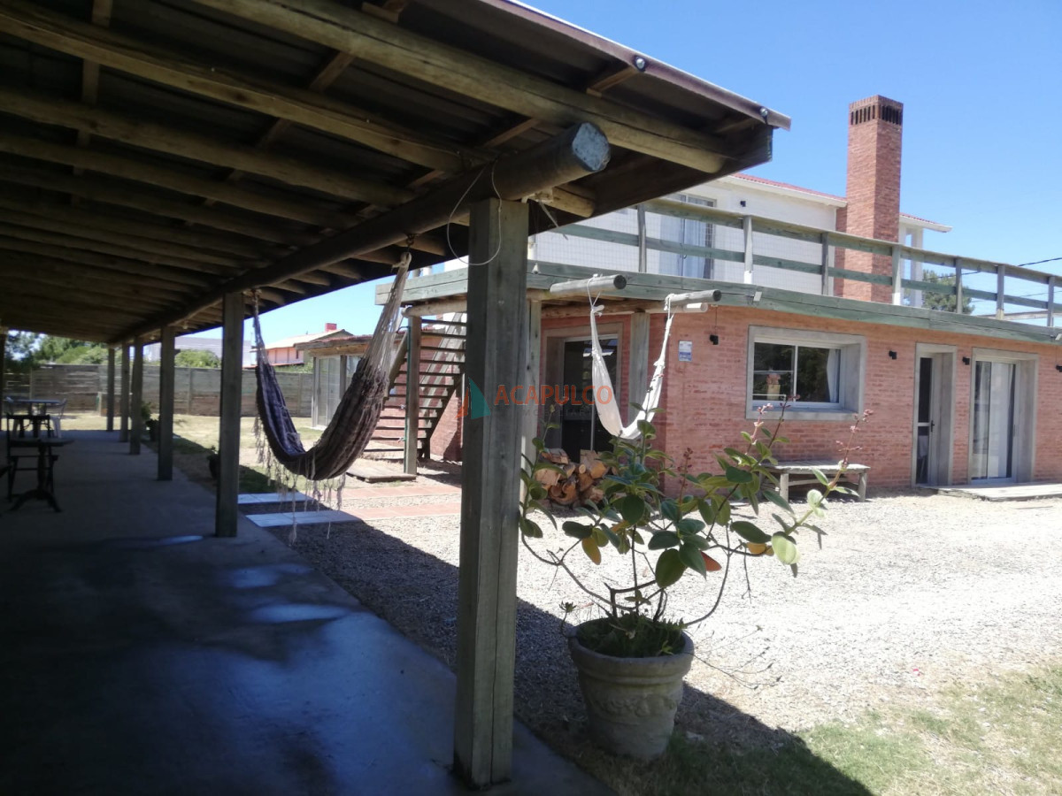Casa Ref.2434/Casa-en-Balneario-Buenos-Aires,-4-dormitorios-* - Casa en Balneario Buenos Aires, 4 dormitorios *