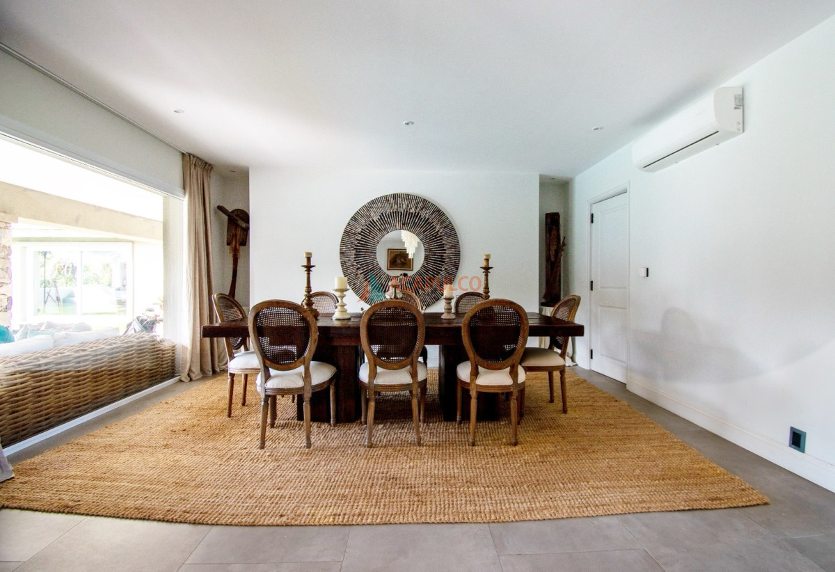 Casa ID.5190 - Venta Casa 4 dormitorios Barrio Privado