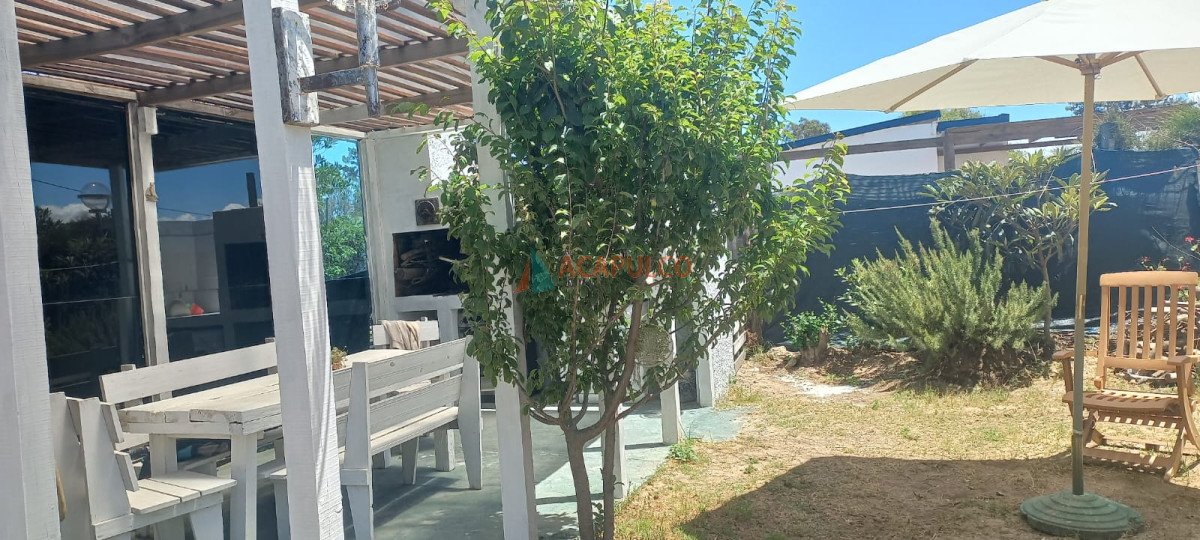Casa Ref.4350/Casa-3-dormitorios-y-2-baños,-a-metros-del-mar-con-vistas---Balneario-Buenos-Aires - Casa 3 dormitorios y 2 baños, a metros del mar con vistas - Balneario Buenos Aires