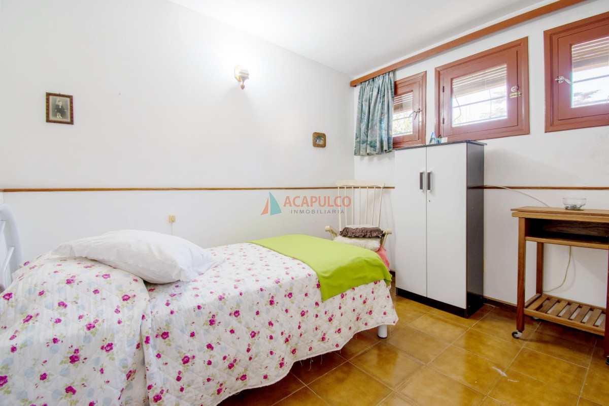 Casa Ref.6145 - Venta casa 3 dormitorios garaje y fondo en Atlántida