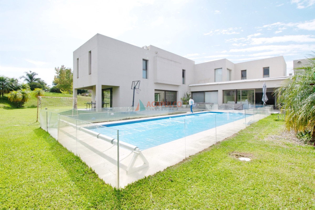 Casa ID.5539 - Venta Casa Barrio Privado  4 dormitorios, barbacoa cerrada, piscina climatizada, jacuzzi, sauna y gimnasio