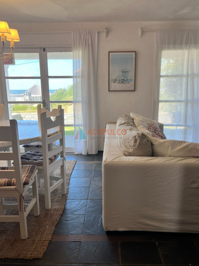 Apartamento ID.4702 - Casa en venta en La Barra frente al Mar 