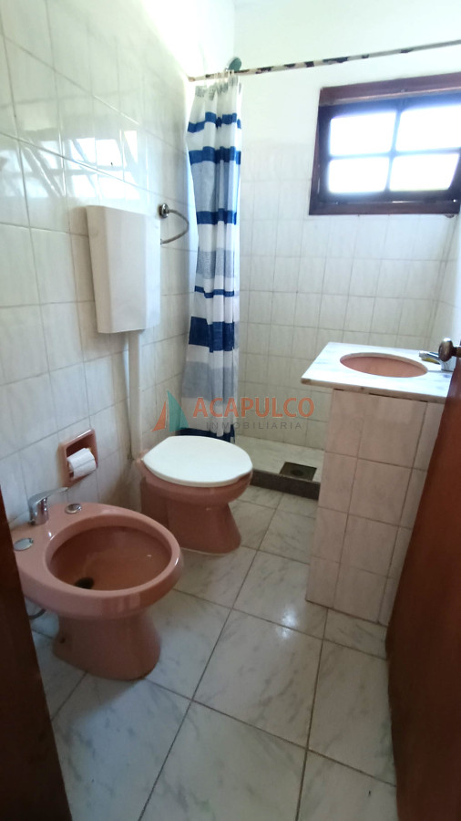 Casa Ref.2459 - Venta de cómoda casa en La Barra - 3 dormtiorios y 2 baños