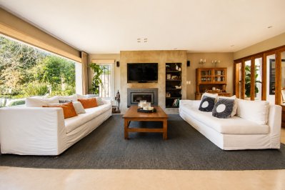 CASA EN VENTA EN CARRASCO SUR , 5 DORMITORIOS, PISCINA , BARBACOA 810 M² DE TERRENO