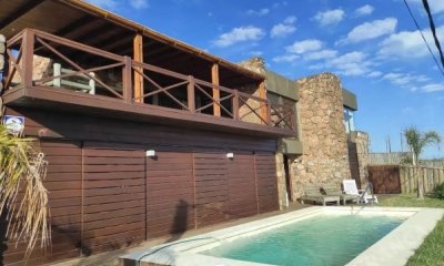 CASA EN VENTA 4 DORMITORIOS