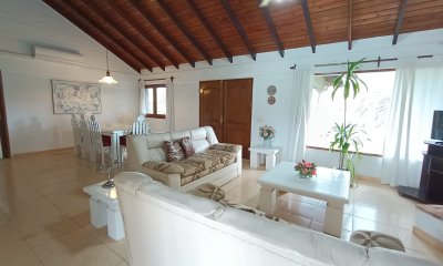 CASA VENTA PUNTA DEL ESTE   3 DORMITORIOS PISCINA