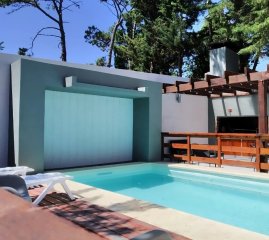 Casa en Venta - Cantegril - Punta Este - 4 dormitorios y 3 baños - piscina climatizada