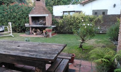 Hermosa casa en Playa Mansa - 4 dormitorios, 3 baños, parrillero
