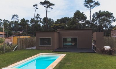 BARRIO CERRADO EN PARQUE BURNETT -  EN VENTA 10 CASAS