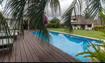 PINARES EXCELENTE CASA EN TERRENO DE 1050 m2