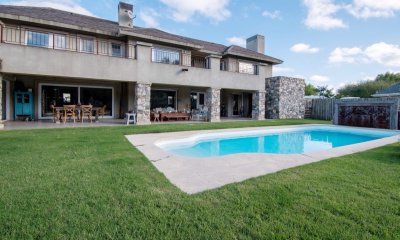 Venta Casa 4 dormitorios Barrio Privado