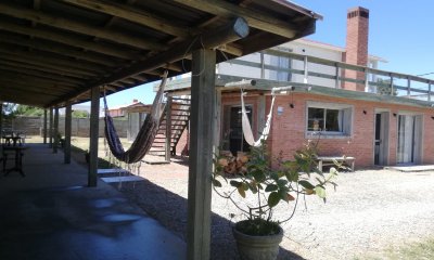 Casa en Balneario Buenos Aires, 4 dormitorios *
