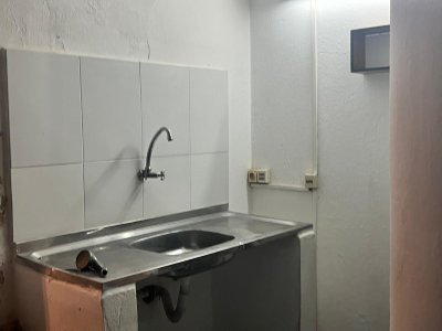 alquiler anual local con vidriera y depÓsito - acp4701l