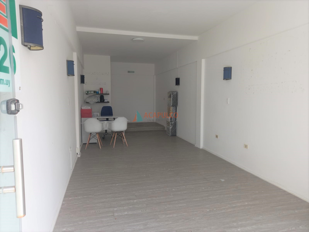 Local Ref.4024 - EXCELENTE  LOCAL EN VENTA ZONA COMERCIAL DE PARADA 2 - Punta del Este