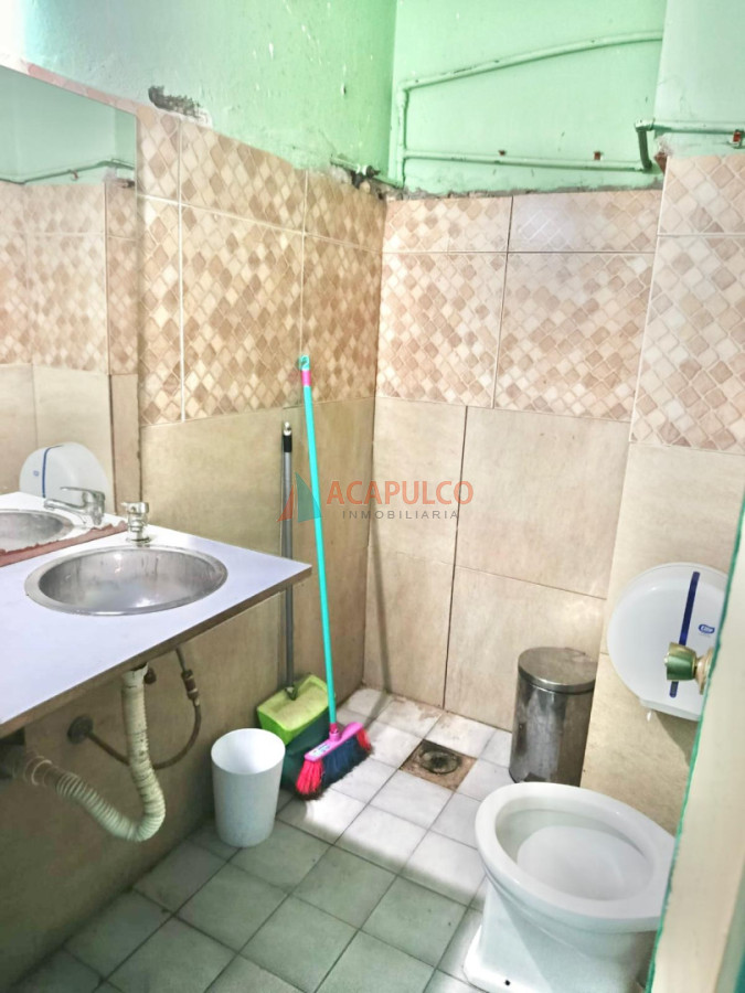 Local Comercial ID.6450 - ALQUILER ANUAL LOCAL CERCA DEL PUERTO!!