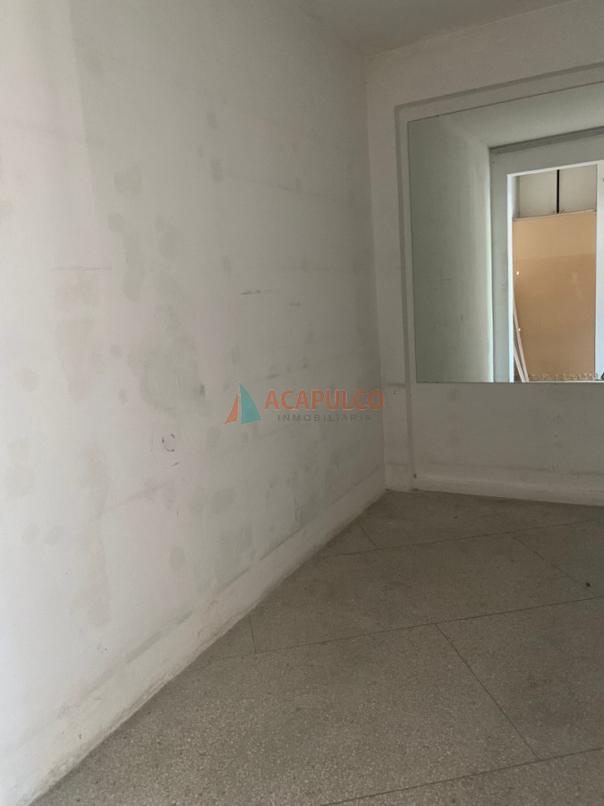 Local Comercial ID.6343 - DOS LOCALES COMERCIALES CON APARTAMENTOS Y DEPOSITO EN ALQUILER 