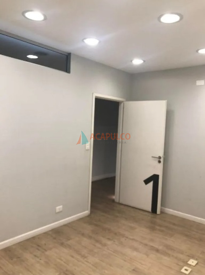 Local Ref.4204 - Se alquila Local anual en Centro Maldonado 